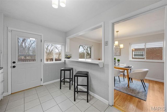 8647 Belcrest Lane, St John, MO 63114