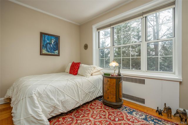 5 Midland Gardens 2K, Bronxville, NY 10708