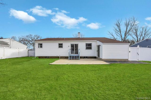 90 Selden Boulevard, Centereach, NY 11720