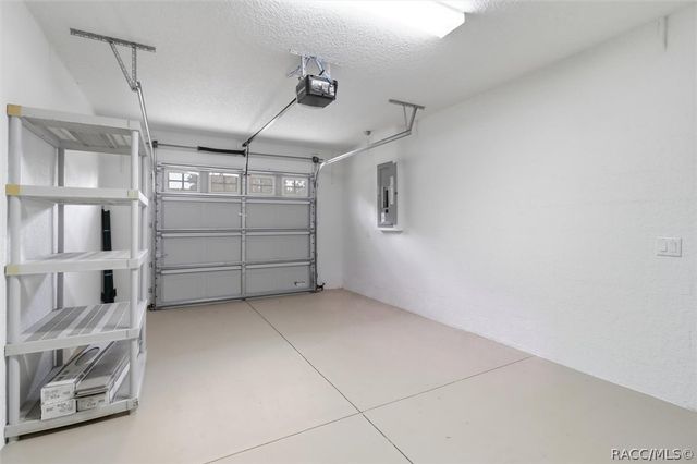 8044 N Creek Way, Dunnellon, FL 34434
