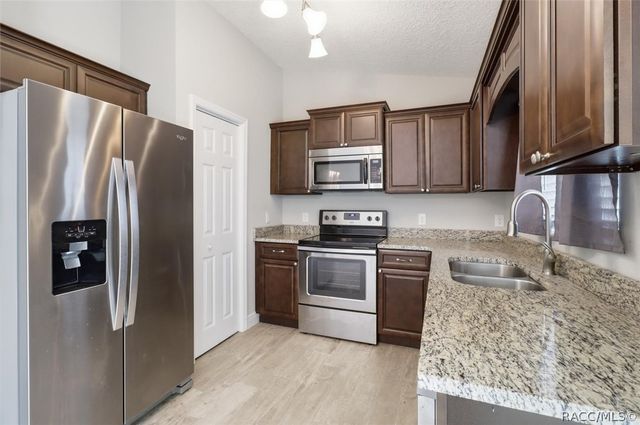 8044 N Creek Way, Dunnellon, FL 34434