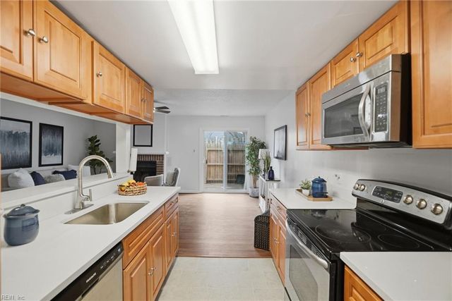 1966 Darnell DR, Virginia Beach, VA 23455