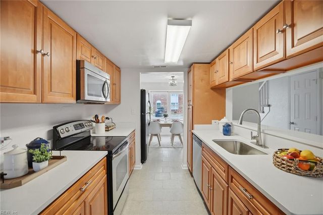 1966 Darnell DR, Virginia Beach, VA 23455