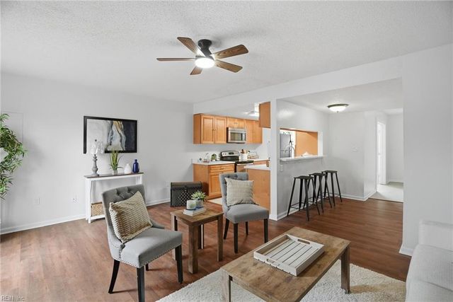 1966 Darnell DR, Virginia Beach, VA 23455