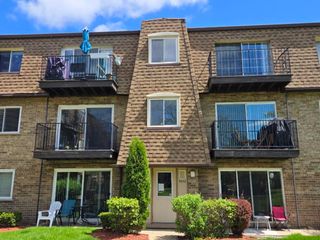 9430 Bay Colony Drive 2N, Des Plaines, IL 60016