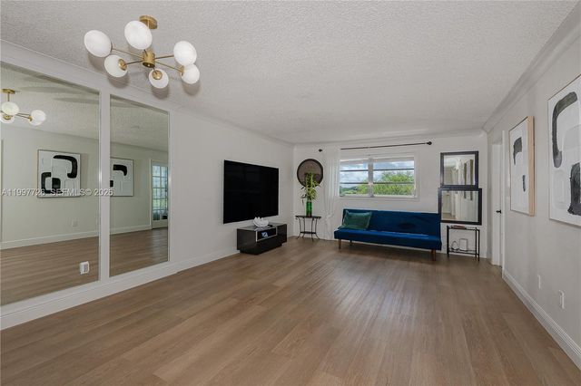 2500 SW 81st Ave 304, Davie, FL 33324