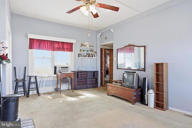 12 E MAIN ST, Felton, DE 19943