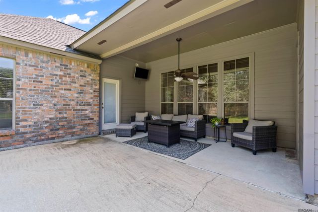 18468 Lake Harbor Ln, Prairieville, LA 70769