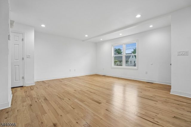 639 Myrtle Ave, Garwood Boro, NJ 07027