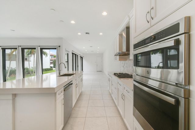 13351 Machiavelli Way, Palm Beach Gardens, FL 33418