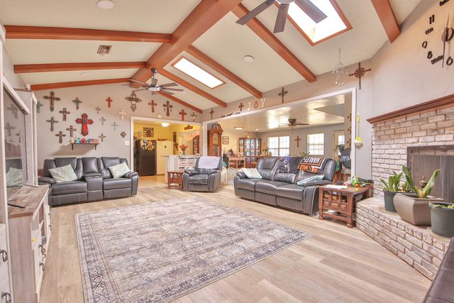 6903 Gary Avenue, Lubbock, TX 79413