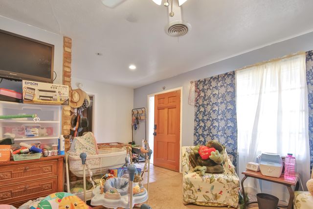 6903 Gary Avenue, Lubbock, TX 79413