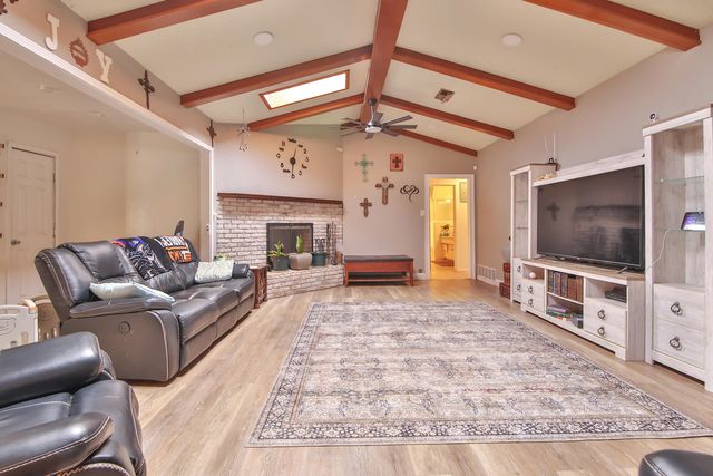 6903 Gary Avenue, Lubbock, TX 79413