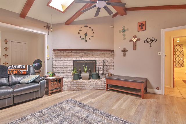 6903 Gary Avenue, Lubbock, TX 79413