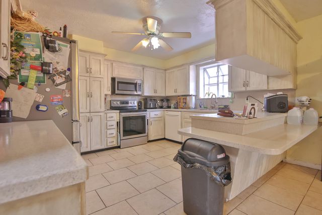 6903 Gary Avenue, Lubbock, TX 79413