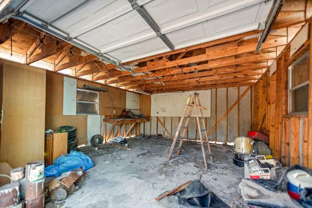 109 Tommy Drive, Port Lavaca, TX 77979