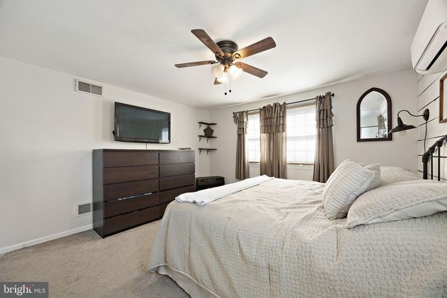 301 ORINDA DR, Wilmington, DE 19804