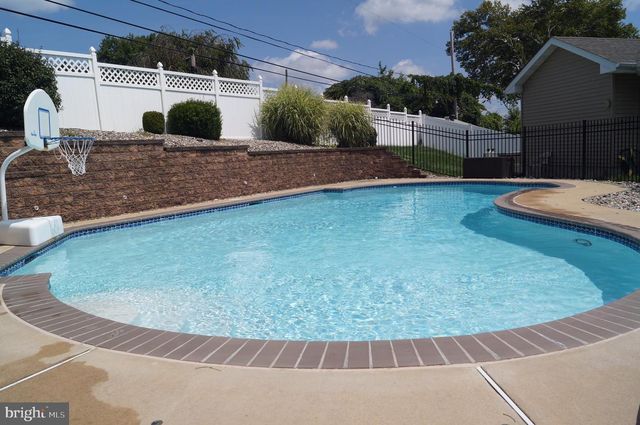 301 ORINDA DR, Wilmington, DE 19804