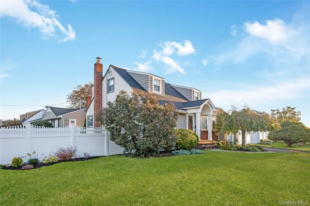 159 Washington Street, Farmingdale, NY 11735