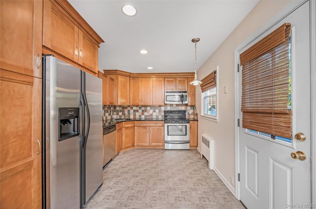 159 Washington Street, Farmingdale, NY 11735