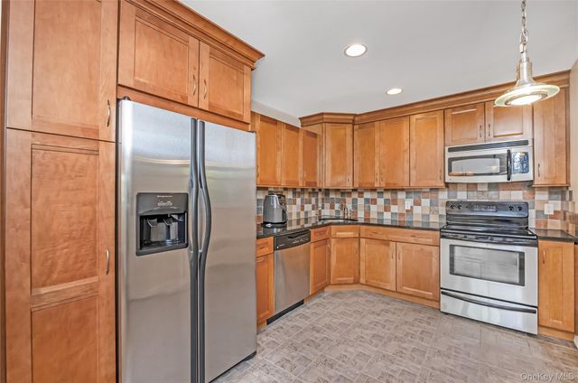 159 Washington Street, Farmingdale, NY 11735
