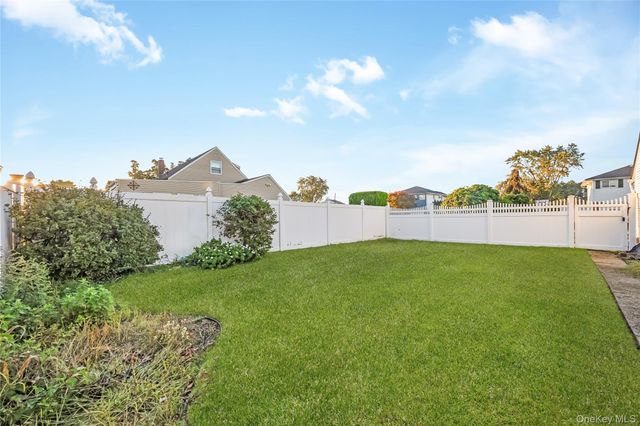 159 Washington Street, Farmingdale, NY 11735