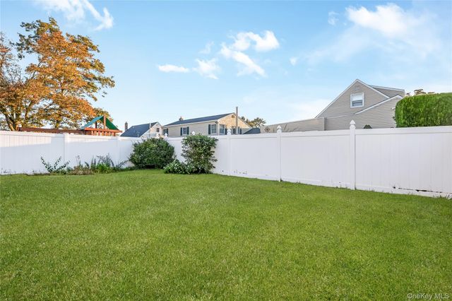 159 Washington Street, Farmingdale, NY 11735