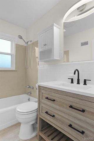 11125 Pine Forest Drive, St Louis, MO 63126