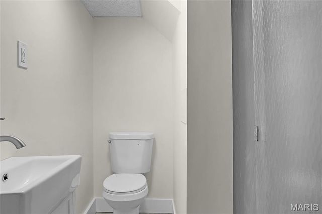 11125 Pine Forest Drive, St Louis, MO 63126