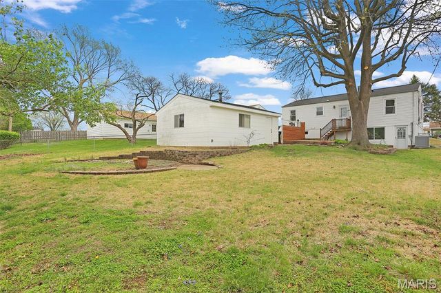 11125 Pine Forest Drive, St Louis, MO 63126