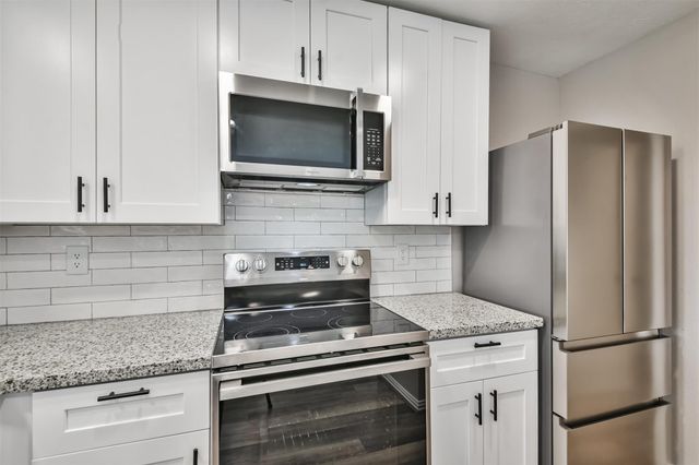 6103 Fallengate Drive, Spring, TX 77373