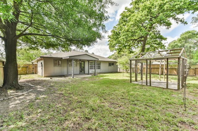 6103 Fallengate Drive, Spring, TX 77373