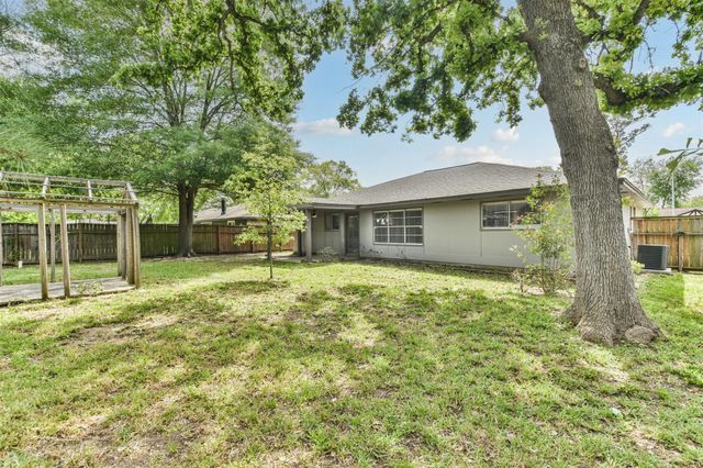 6103 Fallengate Drive, Spring, TX 77373