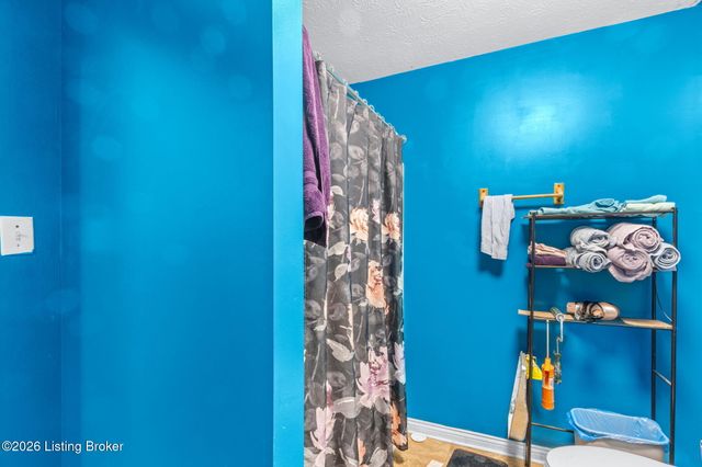 628 Davies Ave, Louisville, KY 40208