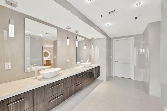 2100 N Ocean Boulevard 16e, Fort Lauderdale, FL 33305