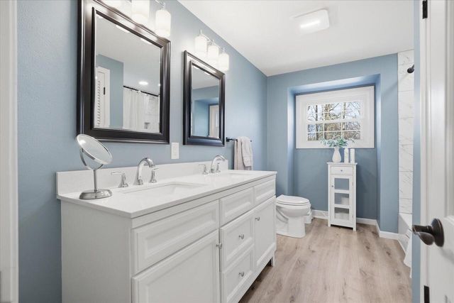 3695 Mary Cliff LANE, Brookfield, WI 53005