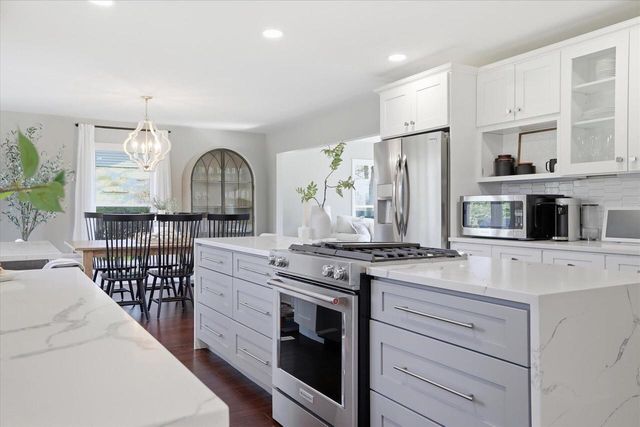 3695 Mary Cliff LANE, Brookfield, WI 53005
