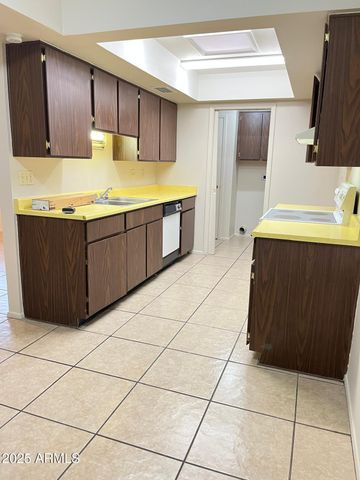 6010 W AUGUSTA Avenue, Glendale, AZ 85301