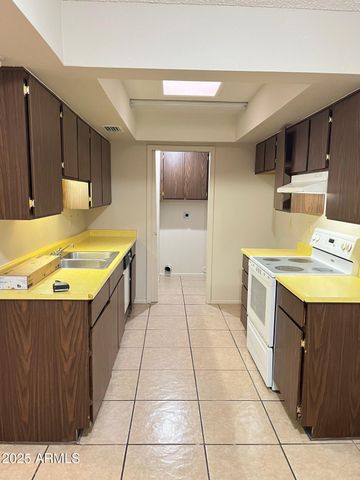 6010 W AUGUSTA Avenue, Glendale, AZ 85301