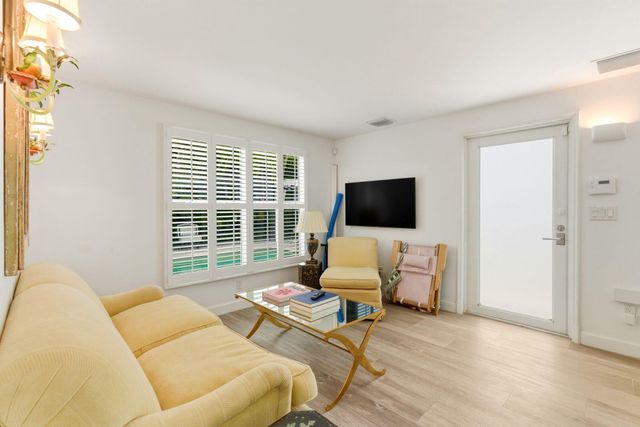 152 Chilean Avenue, Palm Beach, FL 33480