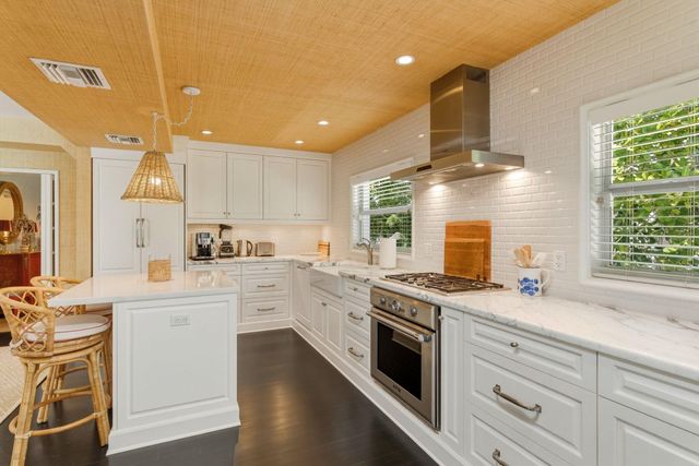 152 Chilean Avenue, Palm Beach, FL 33480