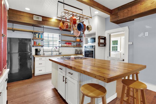 820 W Gandy Street, Denison, TX 75020