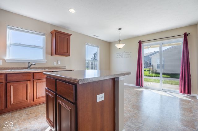 822 Westpointe Drive, Shelbyville, IN 46176