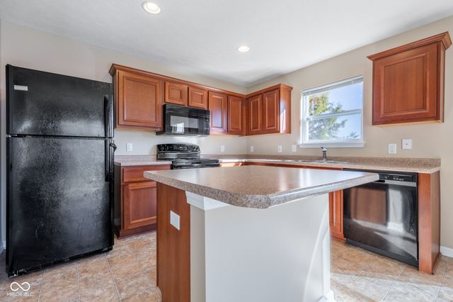 822 Westpointe Drive, Shelbyville, IN 46176