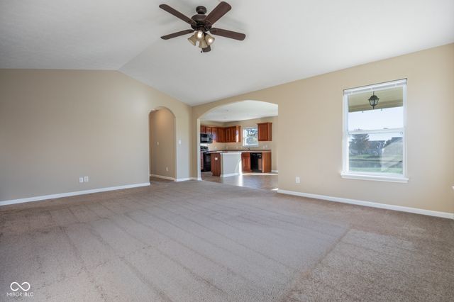 822 Westpointe Drive, Shelbyville, IN 46176