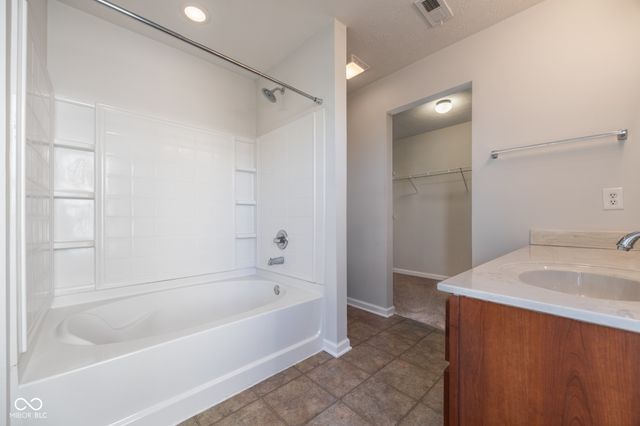 822 Westpointe Drive, Shelbyville, IN 46176