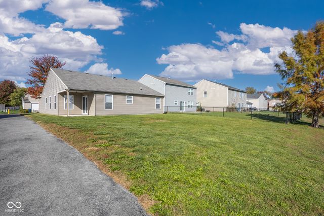 822 Westpointe Drive, Shelbyville, IN 46176