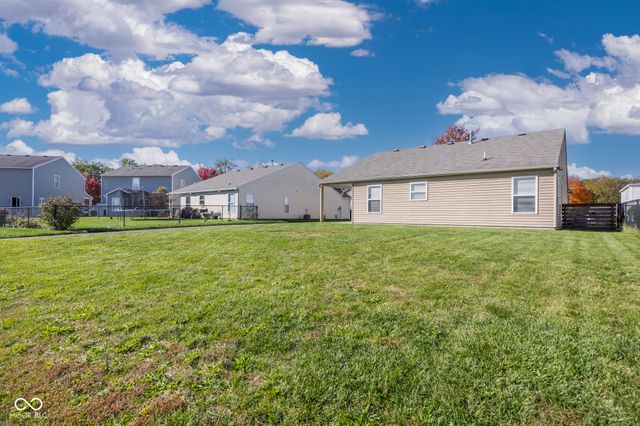 822 Westpointe Drive, Shelbyville, IN 46176