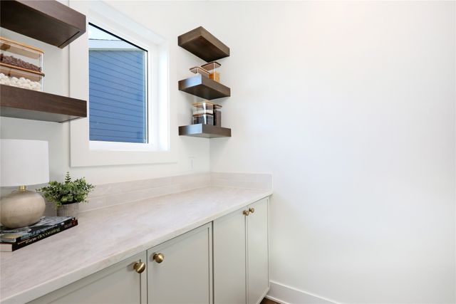 8215 Buckley Court, Johnston, IA 50131