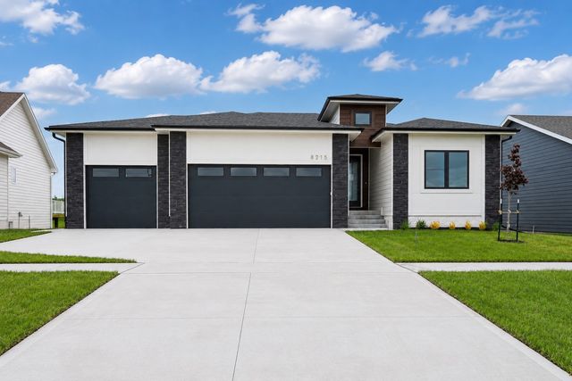 8215 Buckley Court, Johnston, IA 50131
